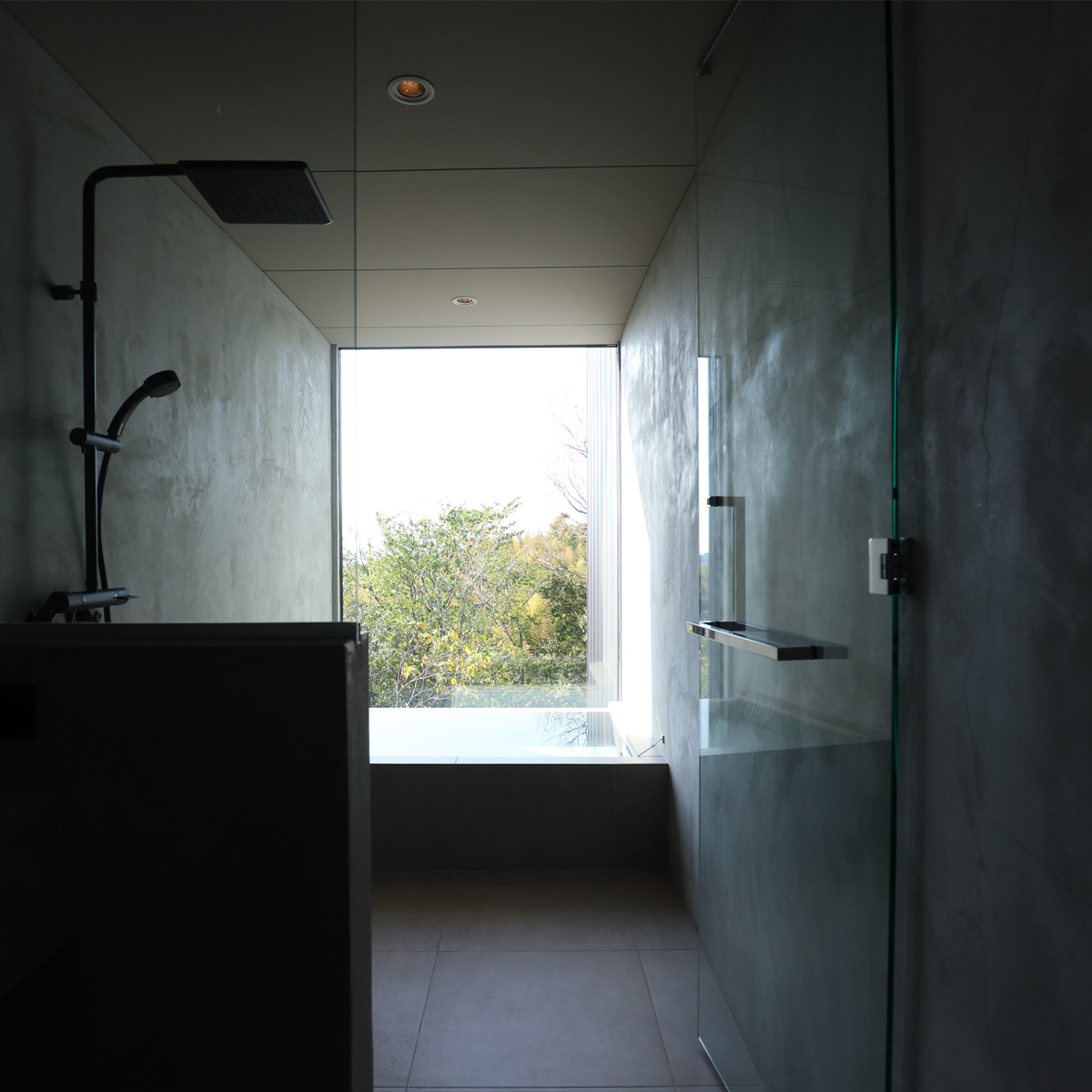 プールサイドにあるシャワー