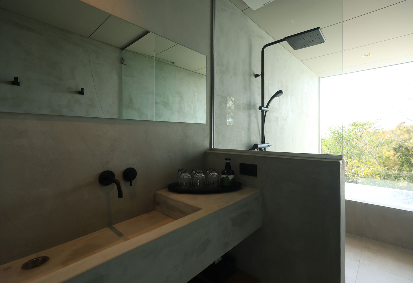 ART 06_室内の土壁