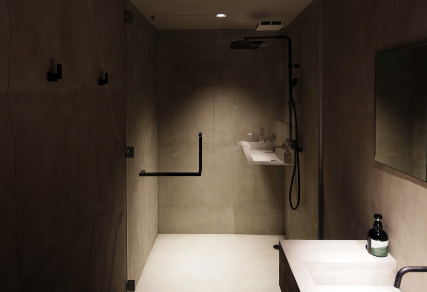 Room 07_シャワールーム